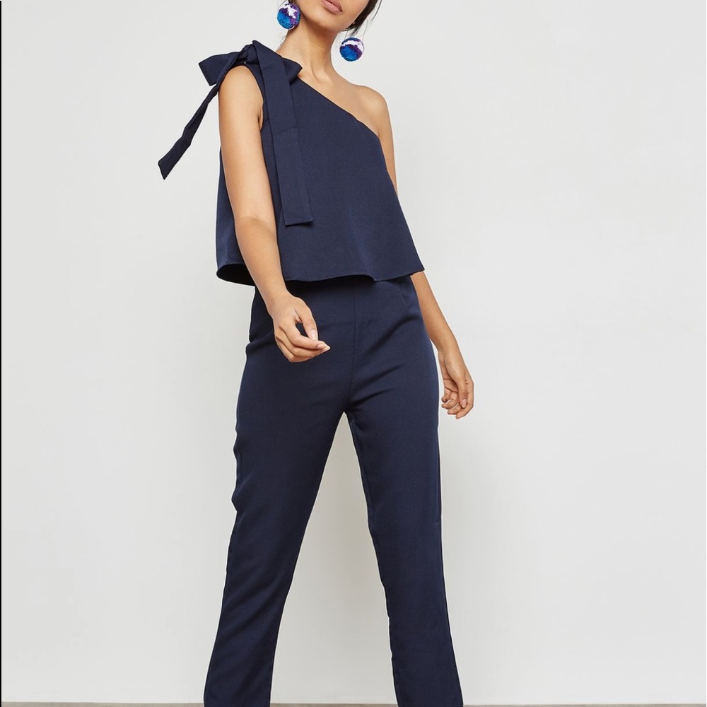 NWT Misguided One Shoulder Bow Jumpsuit Size 2